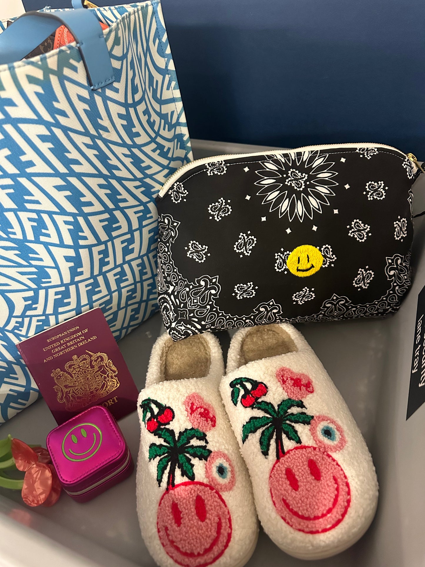 Smiley face pouch