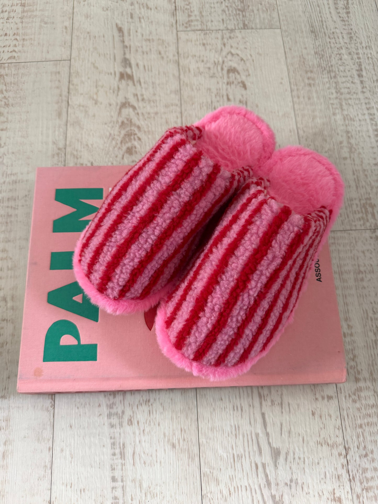 V-DAY Stripe Slippers