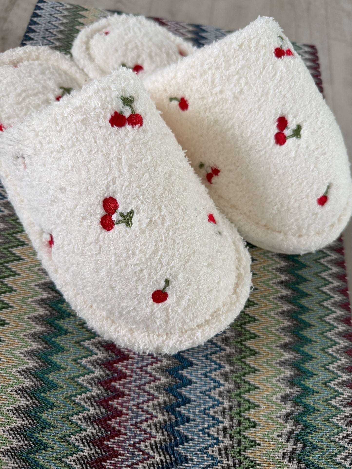 Mini cherry Slippers