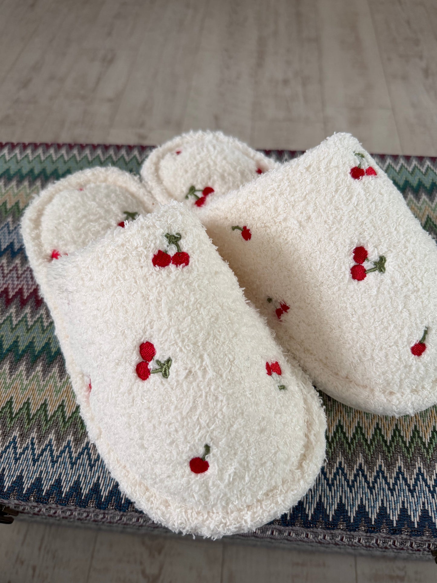 Mini cherry Slippers