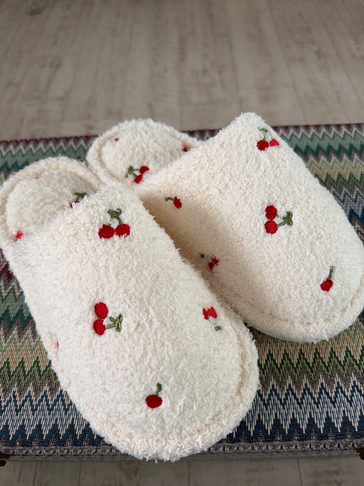 Mini cherry Slippers