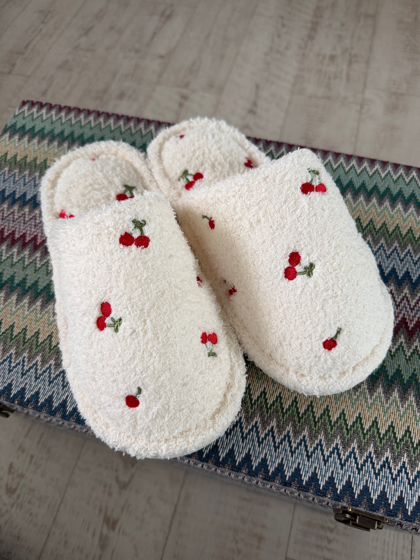 Mini cherry Slippers