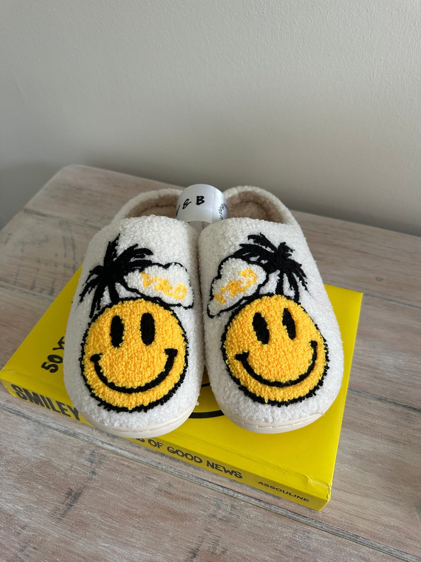 Butter yellow palms