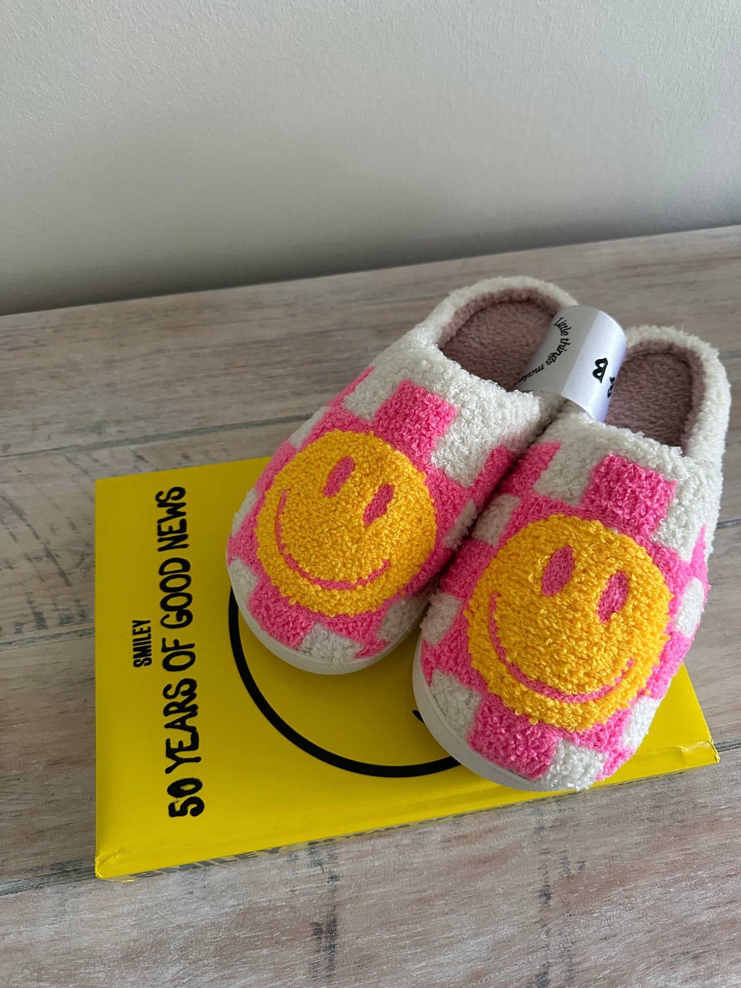 Neon Checkered Smiley